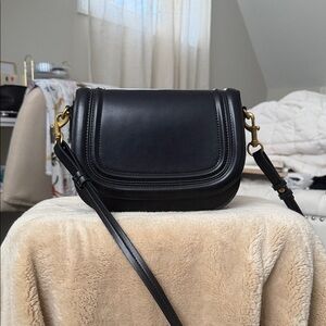 Elegant Black Leather Crossbody Bag